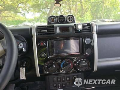 2008 Toyota FJ Cruiser w/Rear Doors - zdjęcie 7 z 18 - miniatura