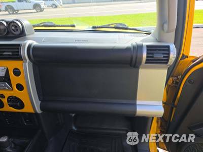 2007 Toyota FJ Cruiser w/Rear Doors - zdjęcie 19 z 29 - miniatura