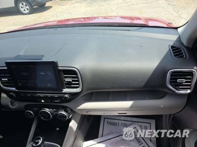 2025 Hyundai Venue SEL - zdjęcie 19 z 20 - miniatura