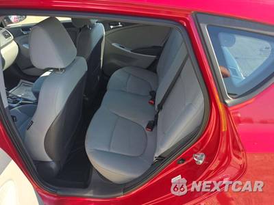 2013 Hyundai Accent SE Hatchback - zdjęcie 13 z 23 - miniatura