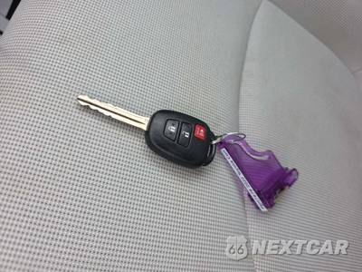2022 Toyota Corolla Cross L - zdjęcie 8 z 20 - miniatura