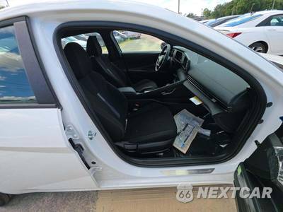 2025 Hyundai Elantra SEL Sport - zdjęcie 18 z 21 - miniatura