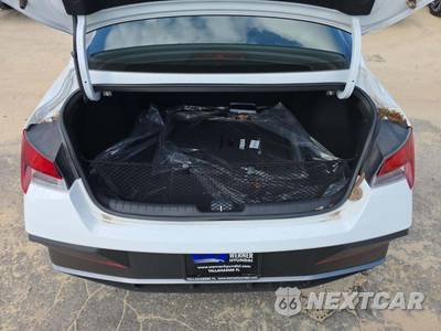 2025 Hyundai Elantra SEL Sport - zdjęcie 14 z 21 - miniatura