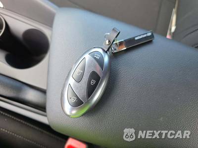 2025 Hyundai Elantra SEL Sport - zdjęcie 8 z 21 - miniatura