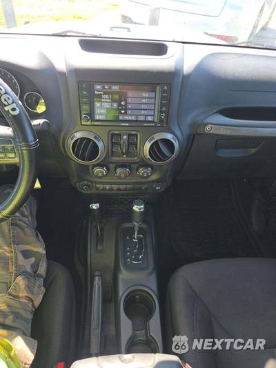 2017 Jeep Wrangler Unlimited Sport - zdjęcie 10 z 24 - miniatura