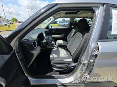 2025 Hyundai Venue SEL - zdjęcie 6 z 21 - miniatura