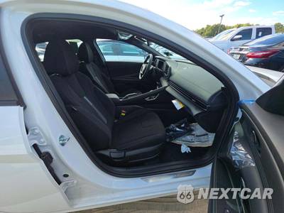 2025 Hyundai Elantra SEL Sport - zdjęcie 18 z 21 - miniatura