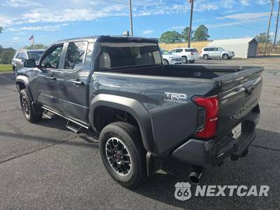 2025 Toyota Tacoma i-FORCE MAX TRD Off-Road Crew Cab Medium Bed - zdjęcie 2 z 21 - miniatura
