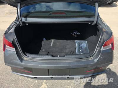 2025 Hyundai Elantra SEL Sport - zdjęcie 14 z 21 - miniatura