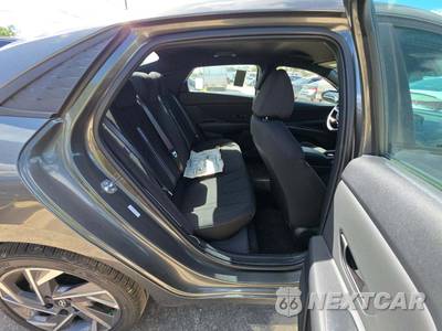 2025 Hyundai Elantra SEL Sport - zdjęcie 16 z 21 - miniatura