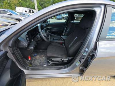 2025 Hyundai Elantra SEL Sport - zdjęcie 6 z 22 - miniatura
