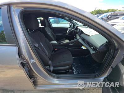 2025 Hyundai Elantra SEL Sport - zdjęcie 18 z 22 - miniatura