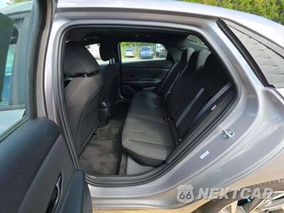 2025 Hyundai Elantra SEL Sport - zdjęcie 13 z 22 - miniatura