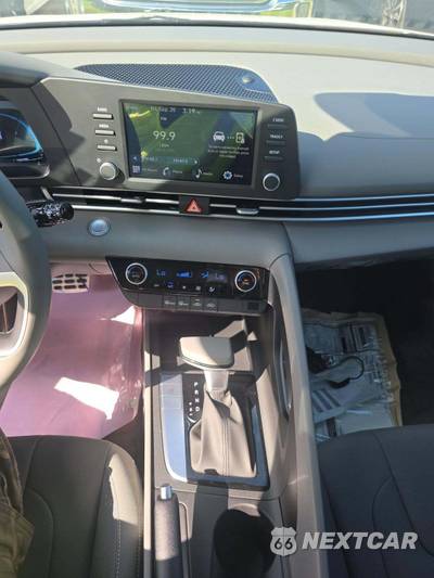 2025 Hyundai Elantra SEL Sport - zdjęcie 10 z 21 - miniatura