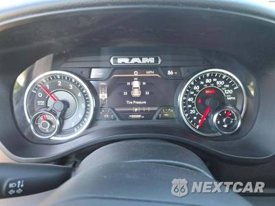 2025 Ram 1500 Big Horn Crew Cab Short Bed - zdjęcie 9 z 23 - miniatura