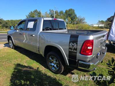 2025 Ram 1500 Big Horn Crew Cab Short Bed - zdjęcie 2 z 23 - miniatura