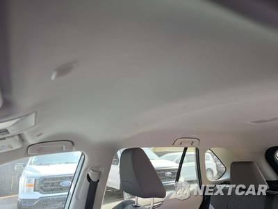 2025 Toyota RAV4 XLE - zdjęcie 8 z 18 - miniatura