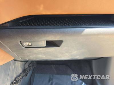 2025 Nissan Pathfinder Platinum - zdjęcie 17 z 25 - miniatura