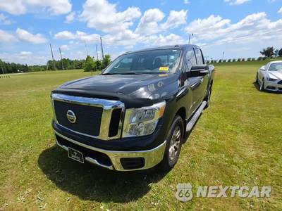 2018 Nissan TITAN SV Crew Cab Short Bed