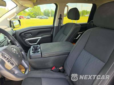 2018 Nissan TITAN SV Crew Cab Short Bed - zdjęcie 3 z 25 - miniatura