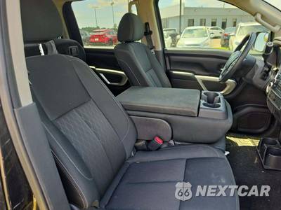 2018 Nissan TITAN SV Crew Cab Short Bed - zdjęcie 15 z 25 - miniatura