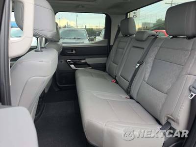 2022 Toyota Tundra Hybrid Limited Crew Cab Short Bed - zdjęcie 10 z 26 - miniatura
