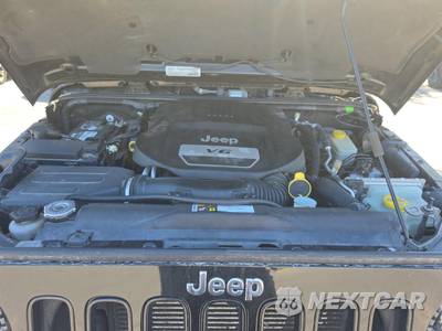 2016 Jeep Wrangler Unlimited Sahara - zdjęcie 28 z 28 - miniatura