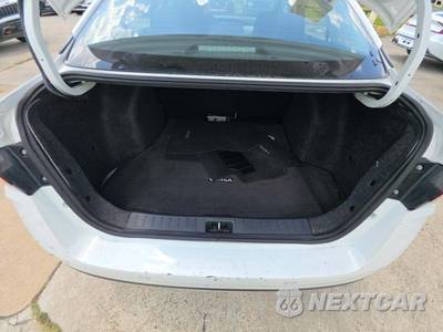 2022 Nissan Versa SV - zdjęcie 10 z 21 - miniatura