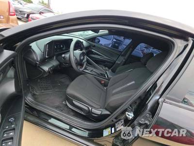2025 Hyundai Elantra SEL Sport - zdjęcie 6 z 22 - miniatura