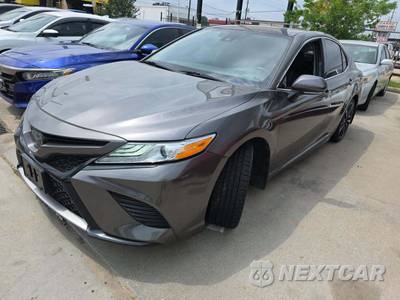 2020 Toyota Camry XSE - zdjęcie 2 z 29 - miniatura