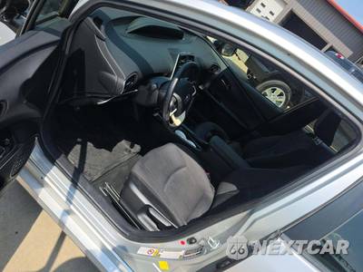 2016 Toyota Prius Three - zdjęcie 3 z 23 - miniatura