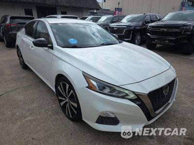 2020 Nissan Altima SR - zdjęcie 4 z 28 - miniatura