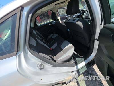 2012 Ford Focus SE Hatchback - zdjęcie 16 z 29 - miniatura