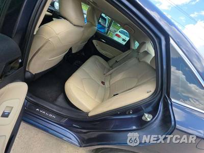 2020 Toyota Avalon Hybrid Limited - zdjęcie 10 z 19 - miniatura