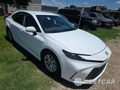 2025 Toyota Camry LE - zdjęcie 4 z 21 - miniatura