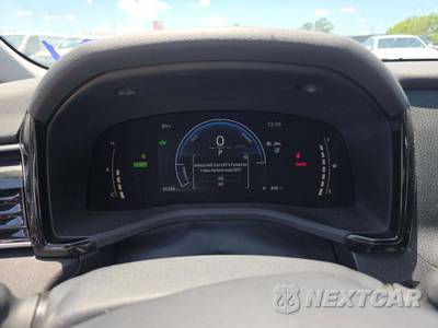 2025 Toyota Camry LE - zdjęcie 9 z 21 - miniatura