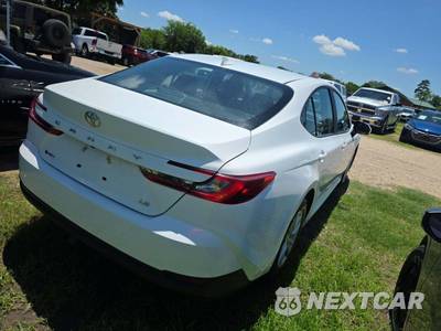 2025 Toyota Camry LE - zdjęcie 3 z 21 - miniatura