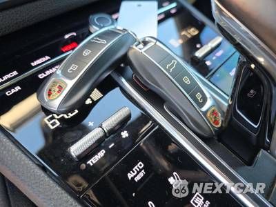2020 Porsche Cayenne - zdjęcie 8 z 23 - miniatura