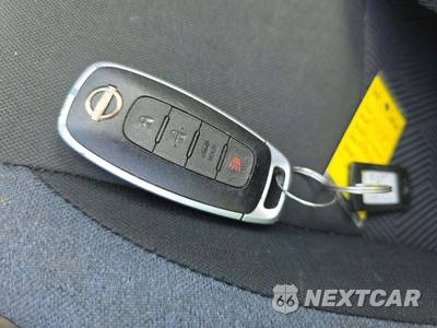 2025 Nissan Versa SV - zdjęcie 5 z 19 - miniatura