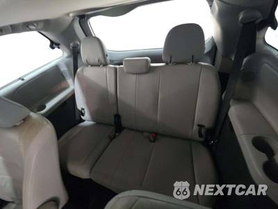 2015 Toyota Sienna Limited Premium 7-Passenger 119.3" WB - zdjęcie 14 z 29 - miniatura