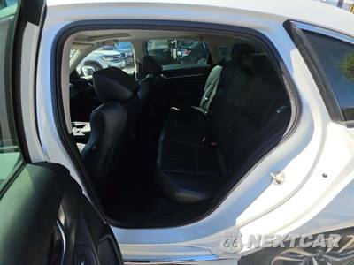 2019 Honda Accord Hybrid Touring - zdjęcie 13 z 22 - miniatura