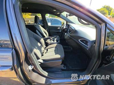 2019 Chrysler Pacifica Touring Plus 121.6" WB - zdjęcie 19 z 23 - miniatura