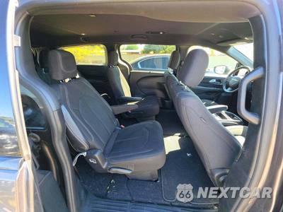 2019 Chrysler Pacifica Touring Plus 121.6" WB - zdjęcie 17 z 23 - miniatura