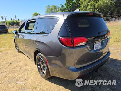 2019 Chrysler Pacifica Touring Plus 121.6" WB - zdjęcie 2 z 23 - miniatura