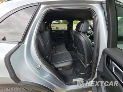 2021 Porsche Cayenne - zdjęcie 16 z 23 - miniatura
