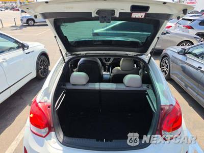 2014 Hyundai Veloster w/Gray Interior - zdjęcie 14 z 36 - miniatura