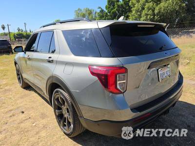 2020 Ford Explorer ST - zdjęcie 2 z 27 - miniatura