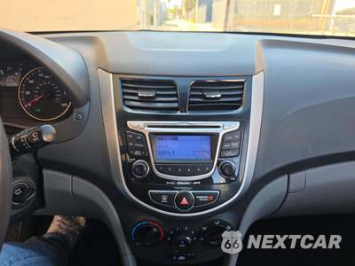 2013 Hyundai Accent GLS Sedan - zdjęcie 10 z 31 - miniatura