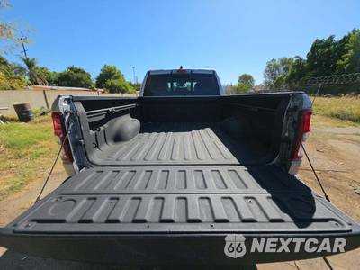 2022 Ram 1500 Big Horn Extended Cab Medium Bed - zdjęcie 14 z 26 - miniatura