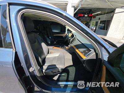 2022 Volvo XC90 Recharge Plug-In Hybrid T8 Inscription Expression 6-Passenger - zdjęcie 19 z 26 - miniatura